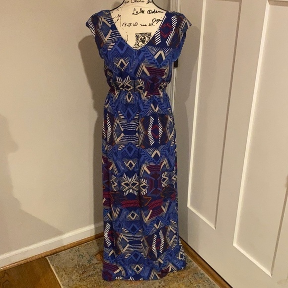 Everly Maxi Dress Size Small - Picture 1 of 8